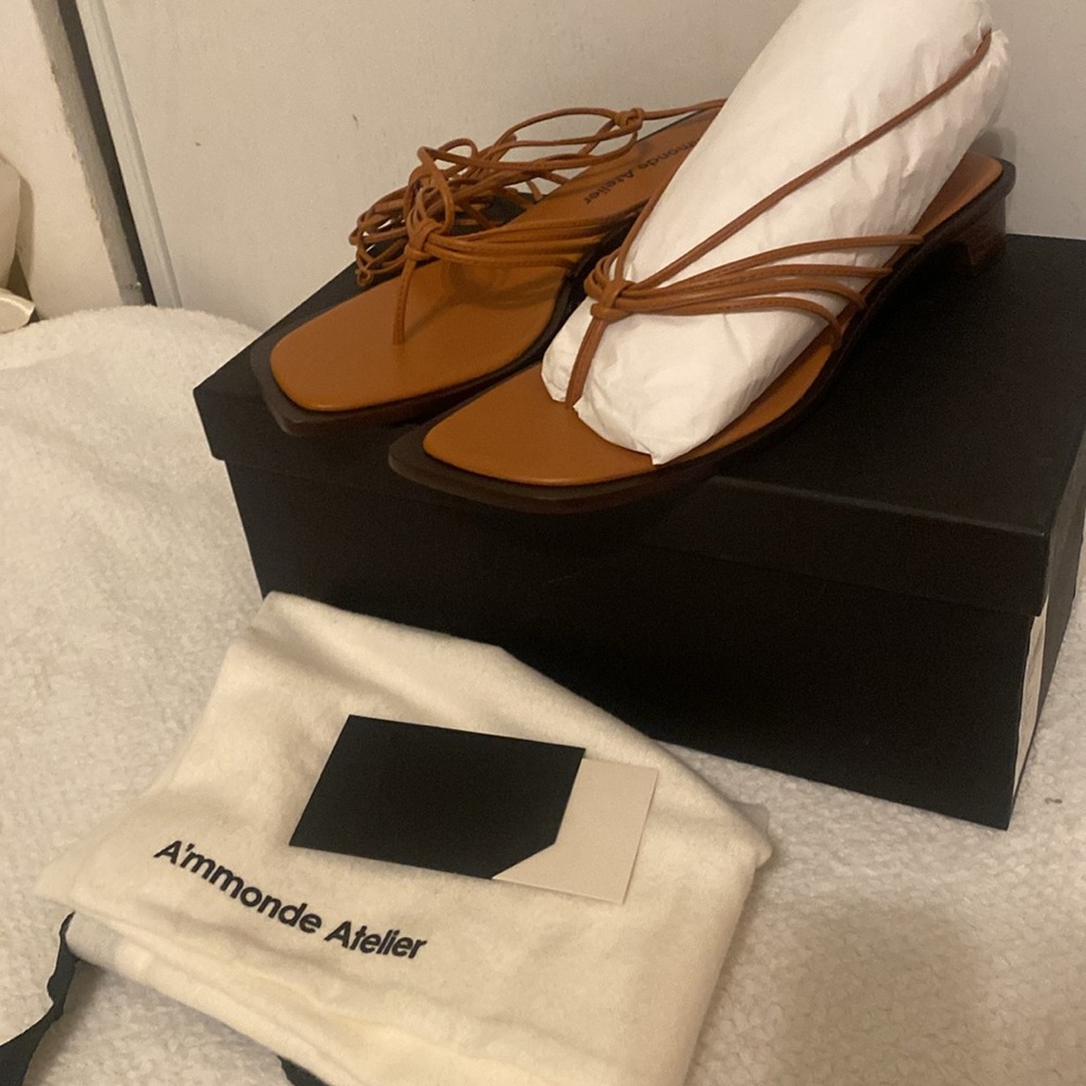Clean new Sandals